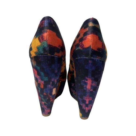 EUC. ALDO “Hellendoorn” Platform Wedge Heels Bright Aztec/lkat Print, Size 7.5 - Picture 7 of 12